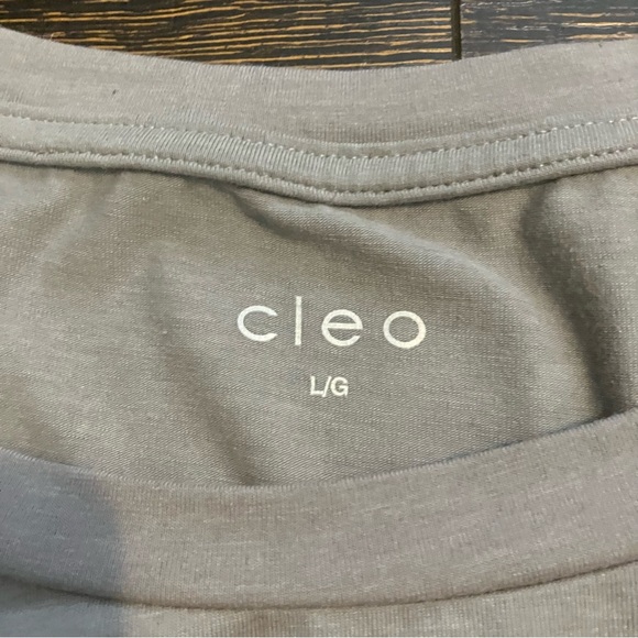 Gray Fox Graphic Long Sleeve sleepwear top - Picture 6 of 9